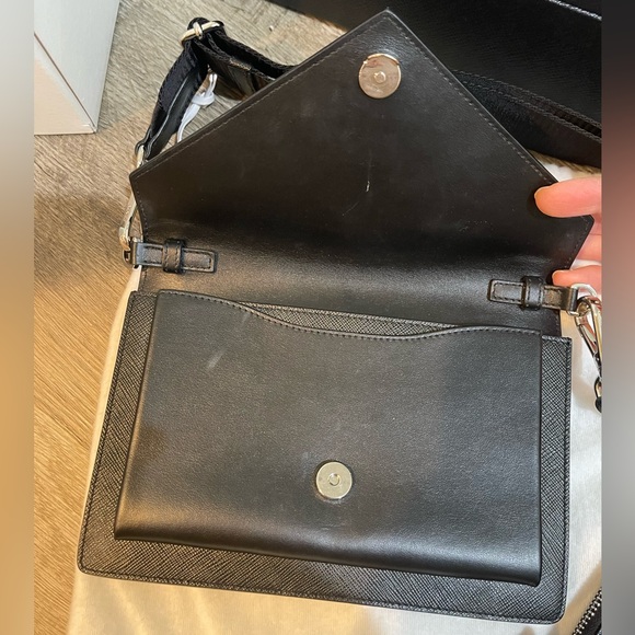 Authentic Prada leather envelope crossbody bag - Picture 8 of 16
